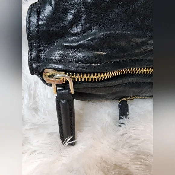Givenchy Pandora Black distressed leather bag - Picture 8 of 16